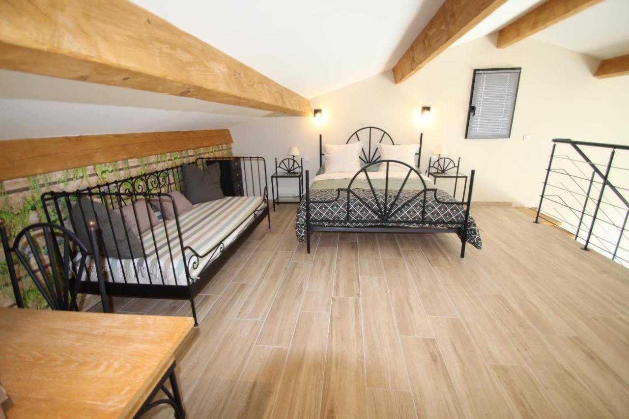 Loft Lou Pitchoun Villa Saint-Étienne-du-Grès Exteriör bild